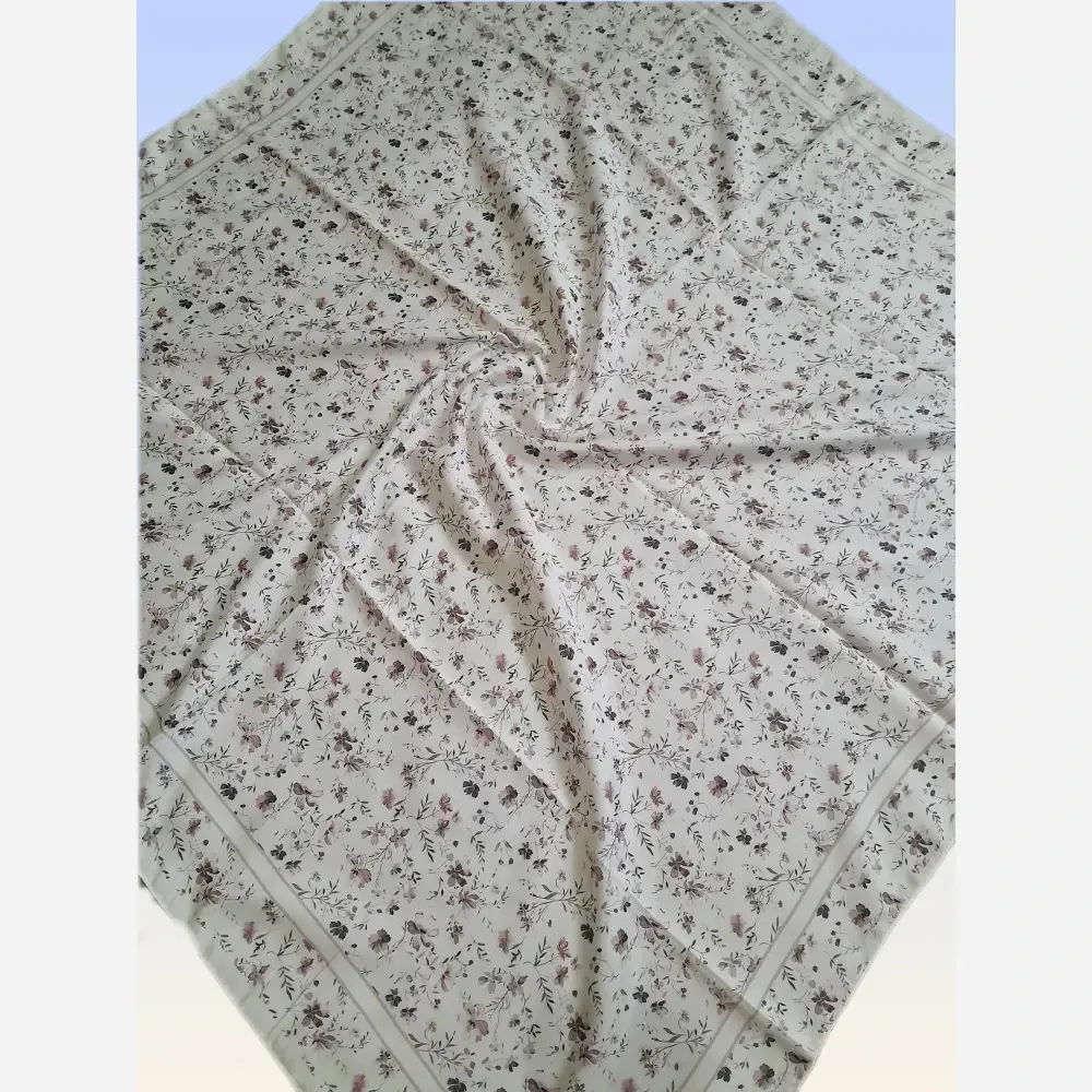 روسری نخی تابستانی سفید گلدار قواره 100 سانت