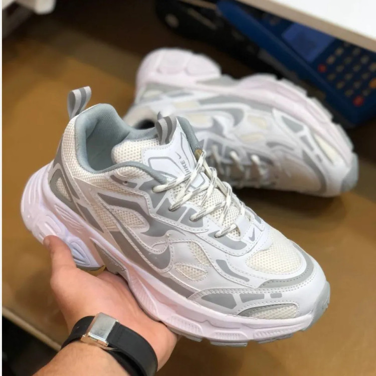 کفش لژدار زنانه مدل نایکی ورمر رنگ سفید مناسب پیاده روی و استفاده روزمره
