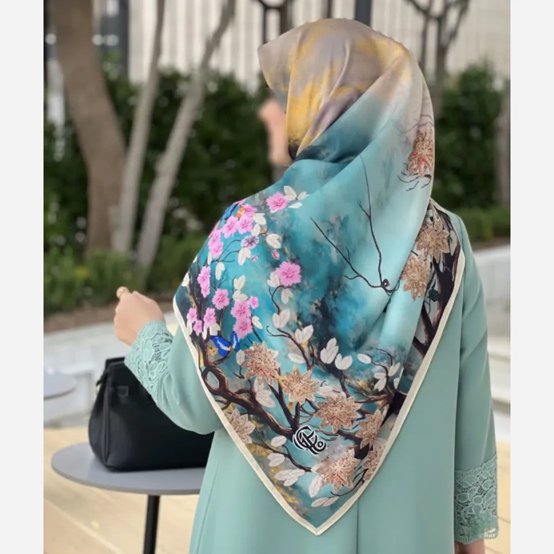 روسری نخ کاستوم سیتو طرح گیتی قواره بزرگ 140x140