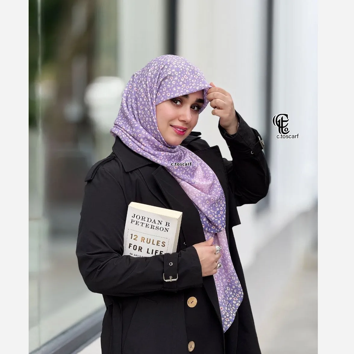 روسری نخ کاستوم طرح صوفیا سایز بزرگ و متوسط سه رنگ کرم هلویی یاسی سبز