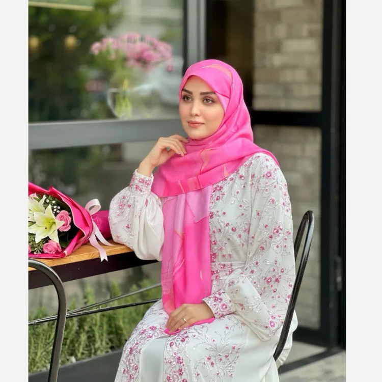 روسری نخی کاستوم طرح دلناز سایز 140 آبی چرخ دوز