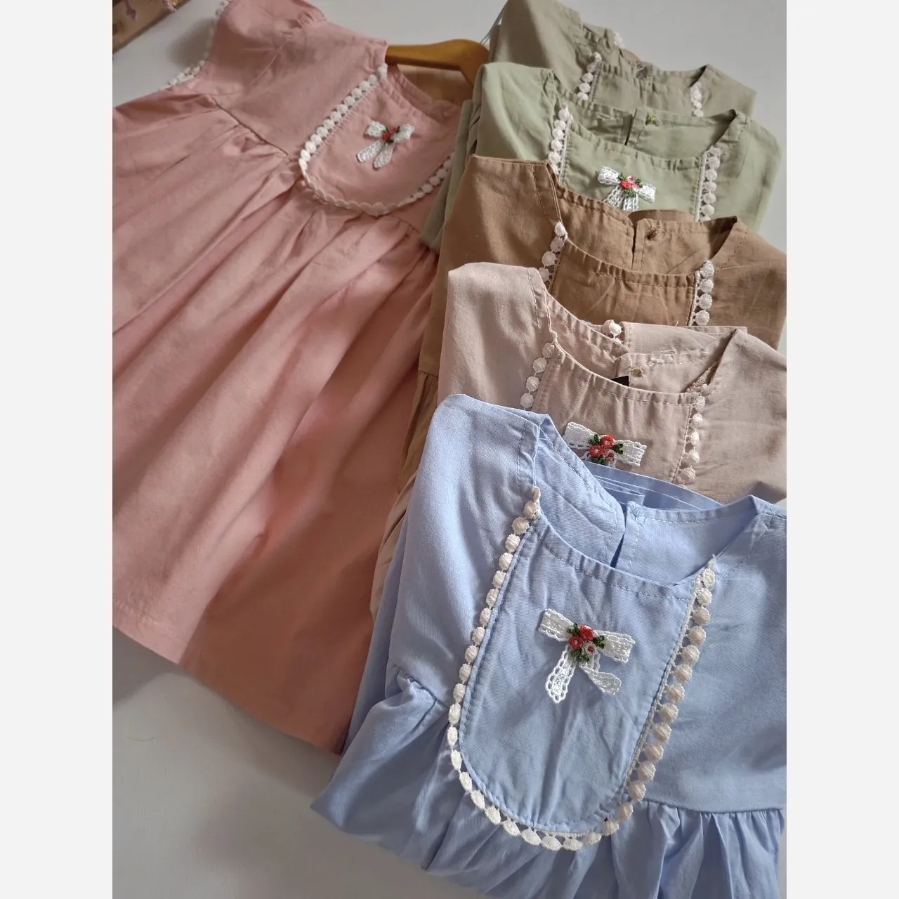 پیراهن چین دار کتان تابستانی دخترانه سایز 1 تا 8 سال با رنگبندی متنوع