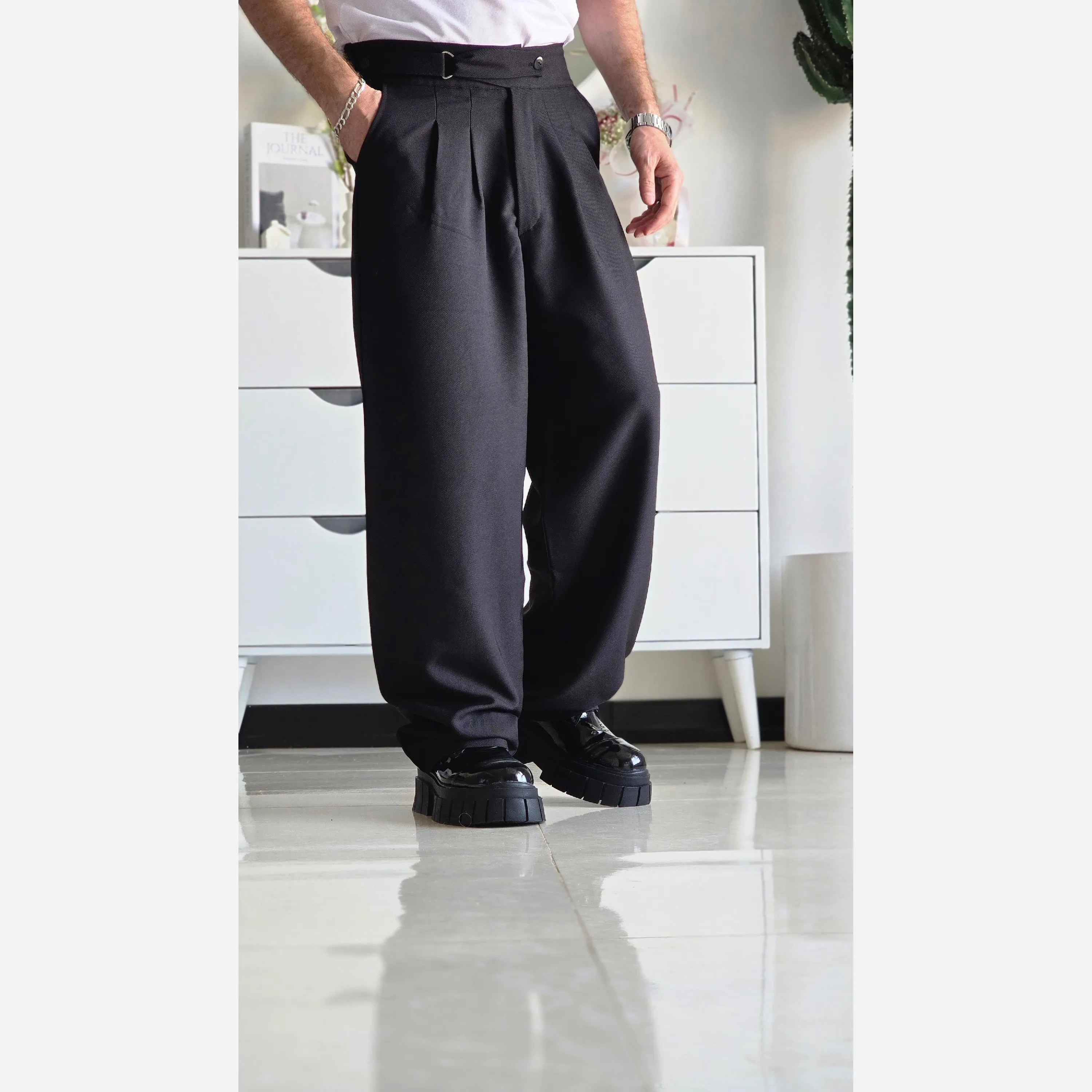 شلوار بگ پارچه ای کجراه مشکی کمر ایتالیایی پیله دار زنانه سایز L تا 3XL