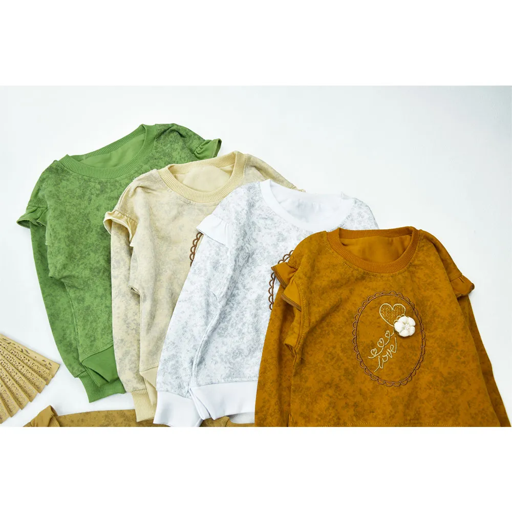 بلوز دخترانه طرح love آستین بلند پنبهای پاییزه و زمستانه