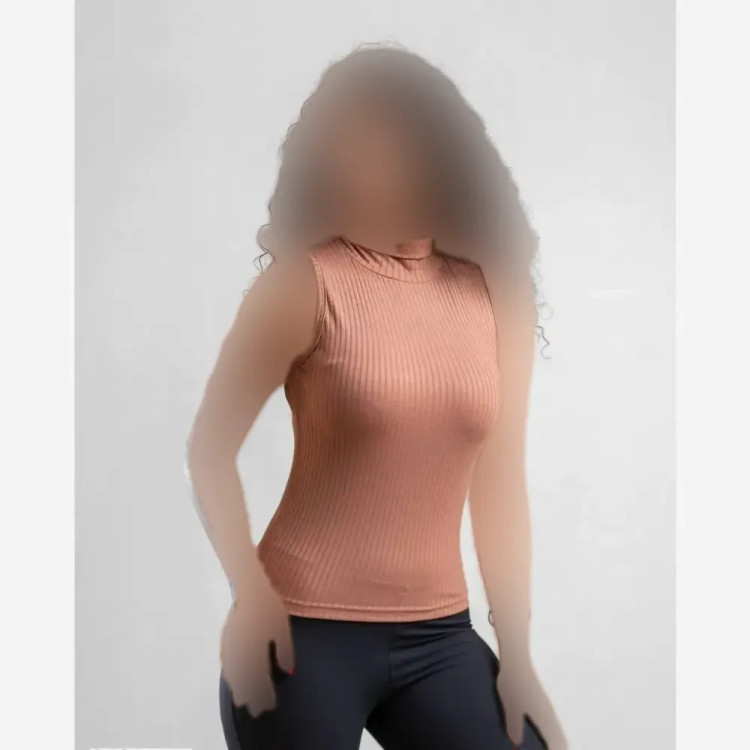 تاپ یقه اسکی زنانه جنس فانریپ پنبهای فری سایز مناسب 36 تا 46