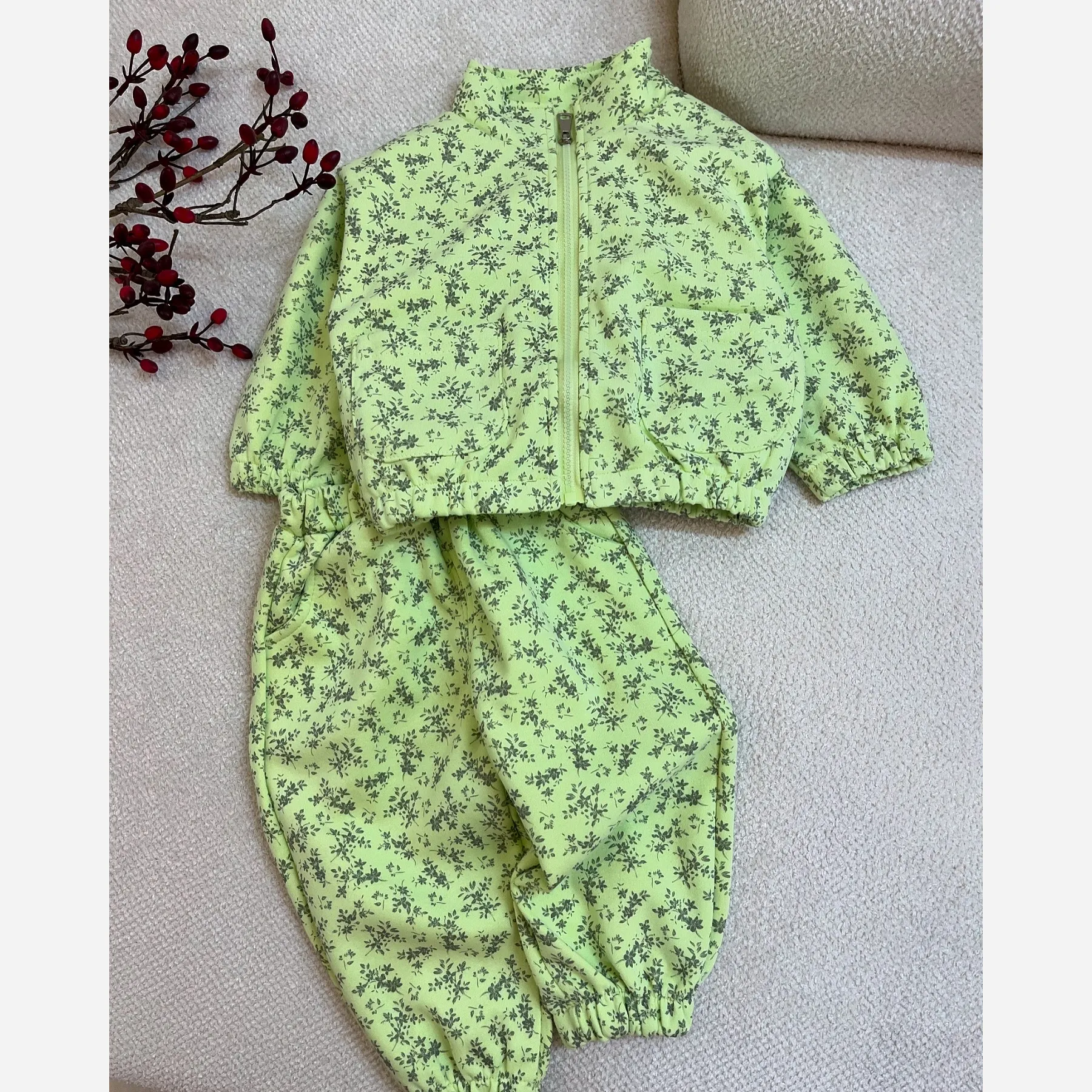 ست سویشرت و شلوار دخترانه دورس وارداتی مناسب 1.5 تا 6 سال