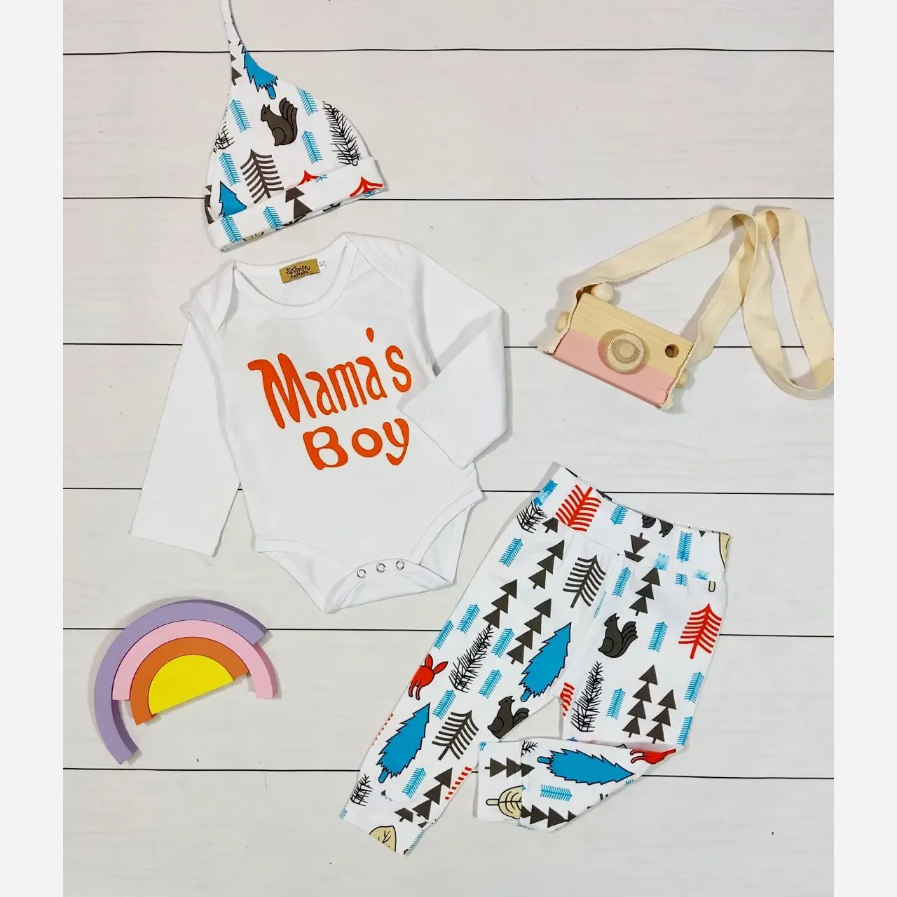 ست لباس سه تکه نوزادی پسرانه طرح Mama's boy جنس نخ پنبه ضد حساسیت سایز 6 ماه تا 2 سال