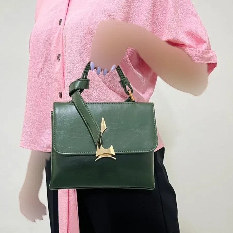 کیف دستی و دوشی زنانه دوزیپ جنس بیاله کد 1383 ابعاد 20x17x11 سانتیمتر