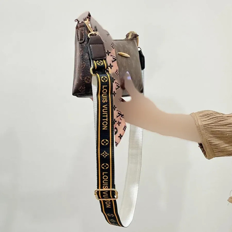 کیف دستی دوشی زنانه طرح دار کد 1419 جنس چرم مصنوعی