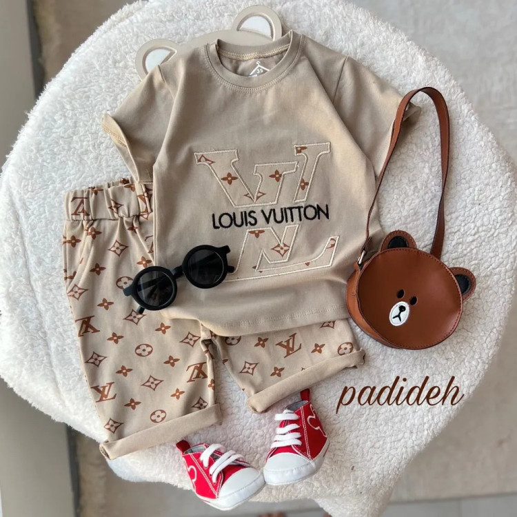 ست تیشرت و شلوارک بچگانه طرح LV