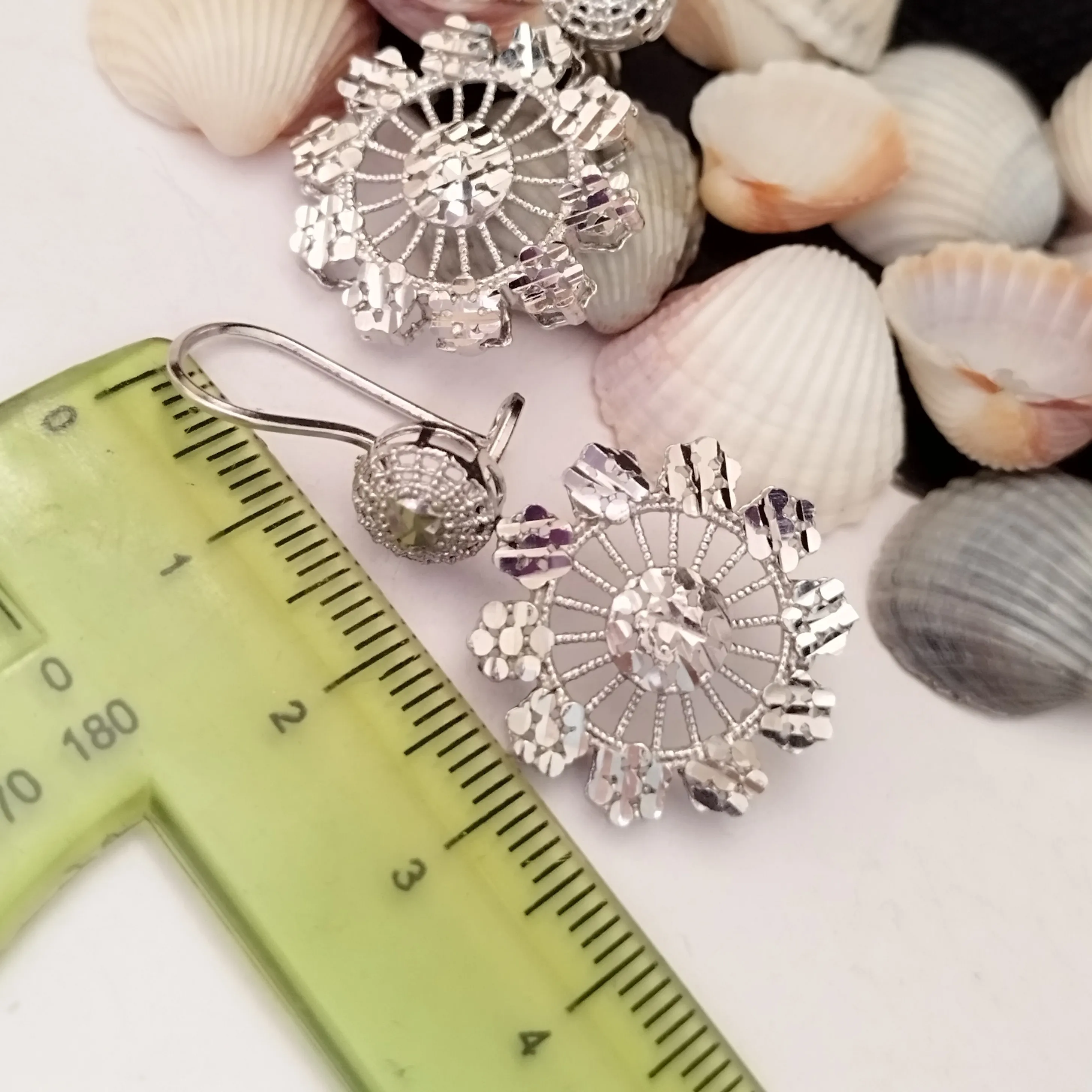 گوشواره نقره زنانه طرح گل تراش دار عیار 925 روکش طلا سفید BSJ silver